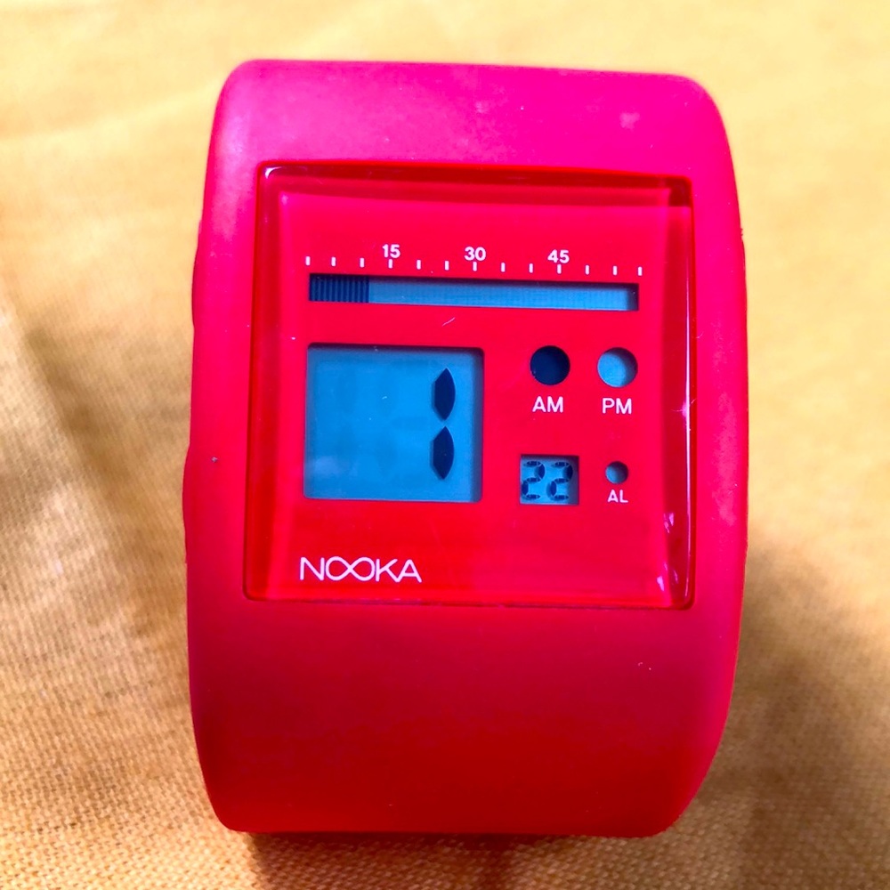 Nooks red watch Zubw20.